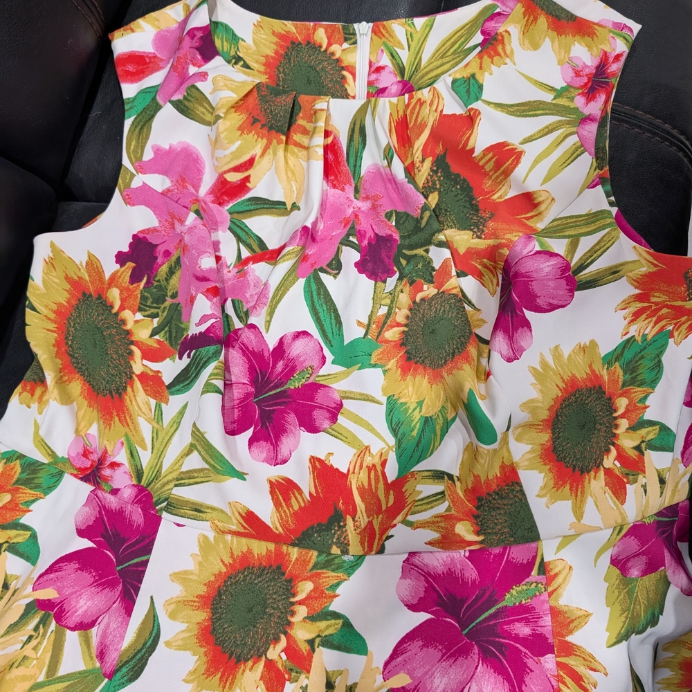 Floral Dress with Sunflower and Pink Accents - Picture 2 of 3